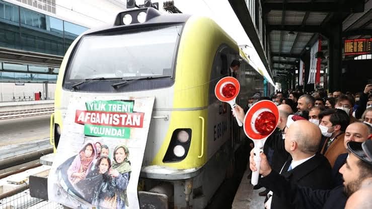 Türkiye'den Afganistan'a yardım götüren ilk tren yola çıktı