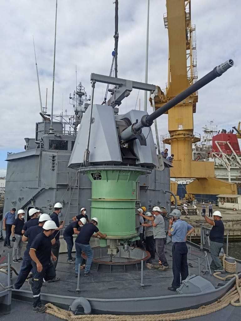 MKE’nin 76 mm deniz topu TCG Beykoz’a monte edildi
