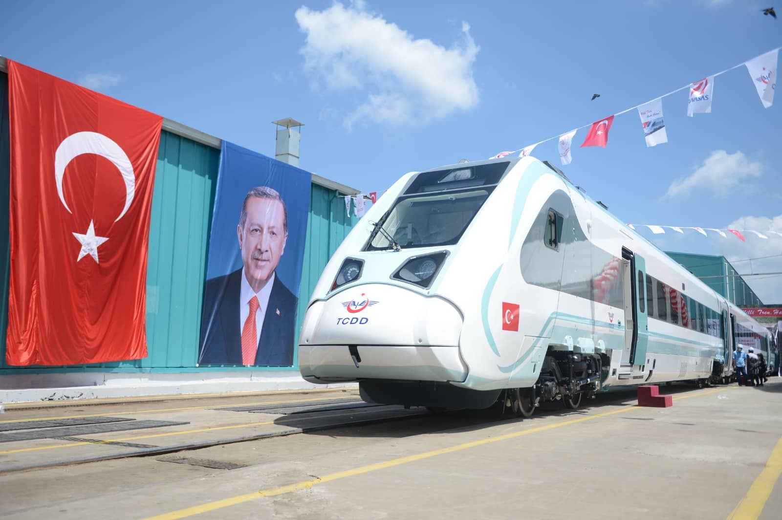 Milli Elektrikli Hızlı Treni 160 km hıza ulaşacak 2023 seri üretim