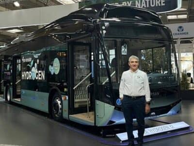 Karsan hidrojenle çalışan yerli otobüsünü Almanya'da