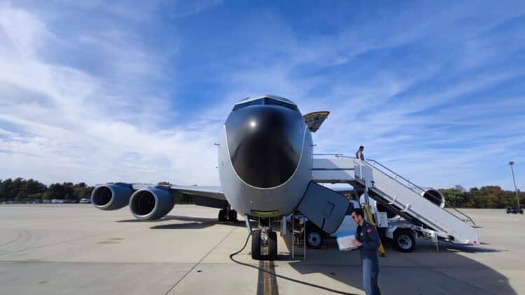 Modernize edilen KC-135R Blok 45 uçağı teslim edildi