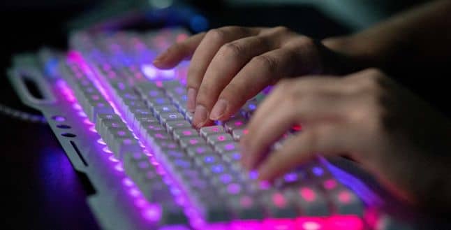 Türk hackerlar İsveç sitelerini siber saldırı çok sayıda site ele geçirdi